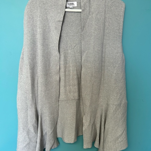 Light grey sweater vest - Picture 4 of 4